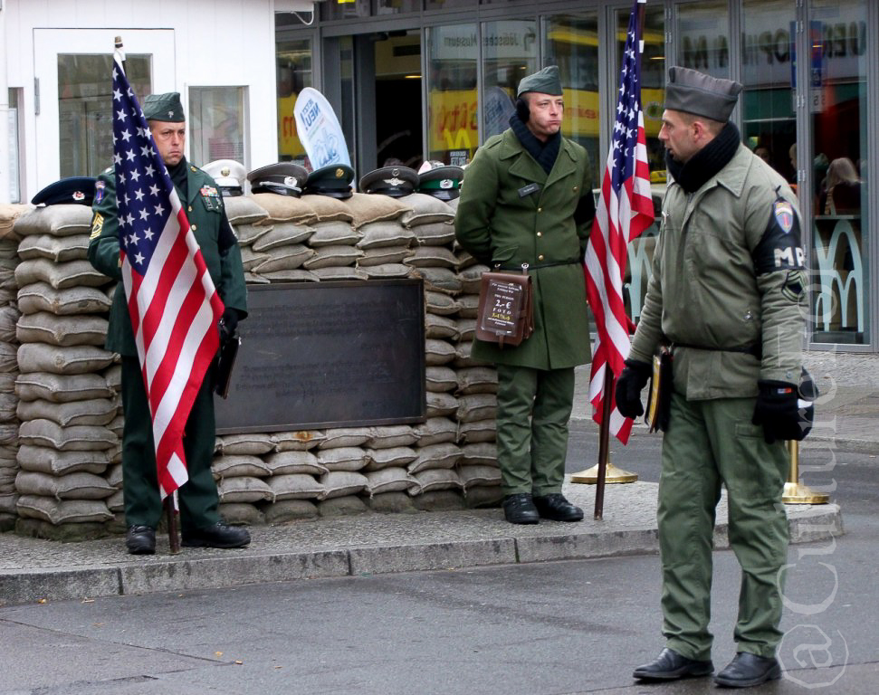 CheckPoint Charlie Museum @Berlino _ www.culturefor.com