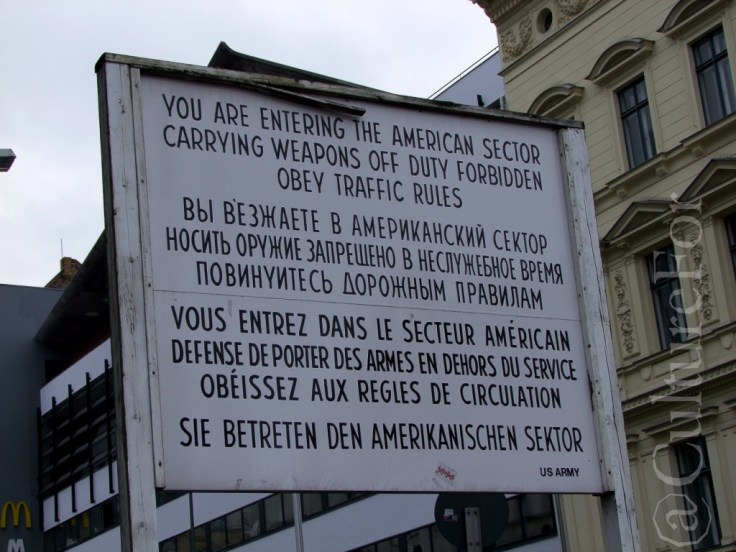 CheckPoint Charlie Museum @Berlino _ www.culturefor.com