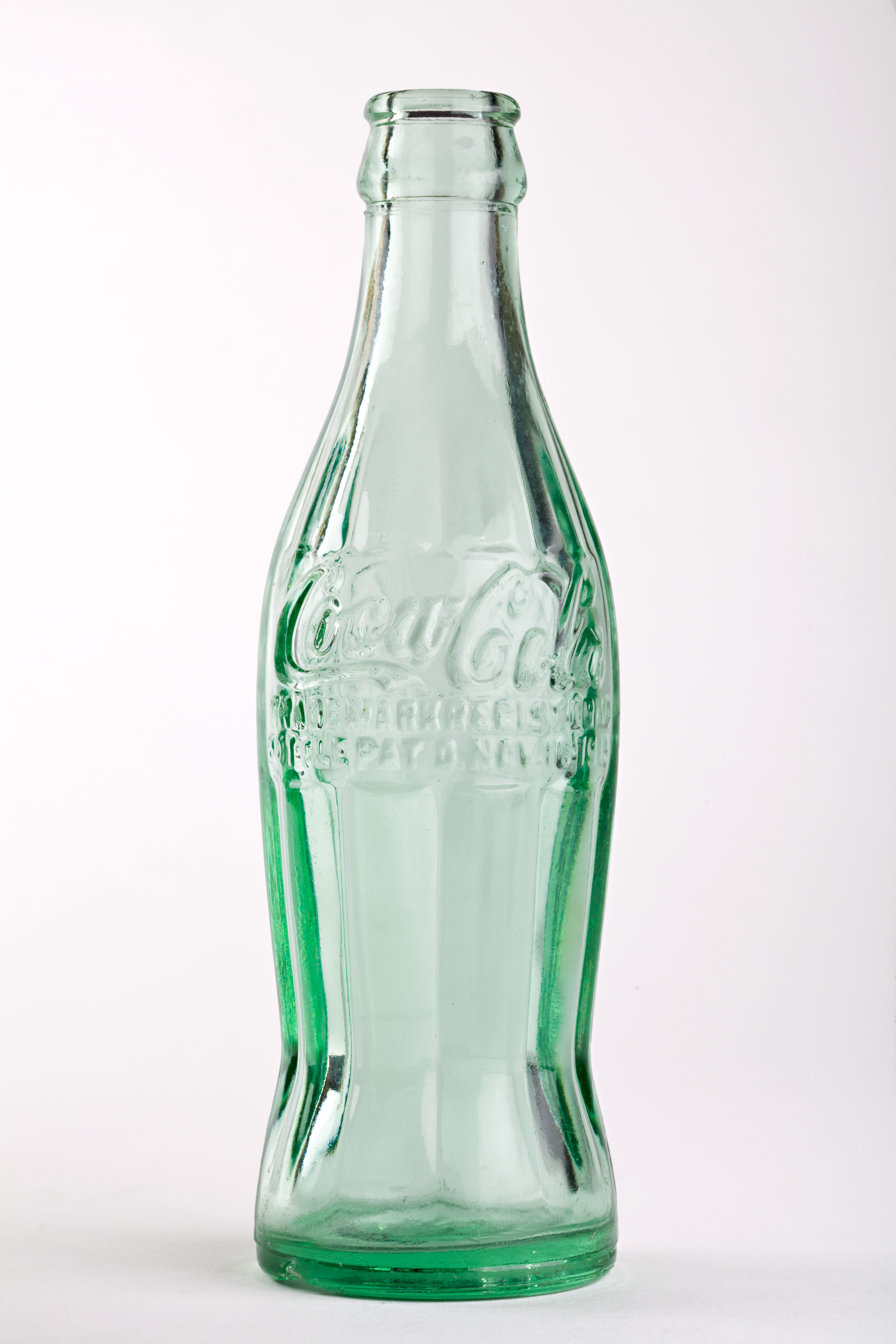 1915 Patent Coca-Cola Contour Bottle. Collection of and © The Coca-Cola Company