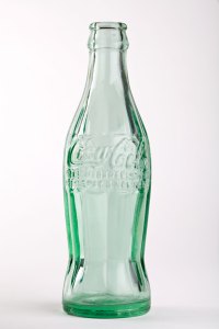 1915 Patent Coca-Cola Contour Bottle. Collection of and © The Coca-Cola Company