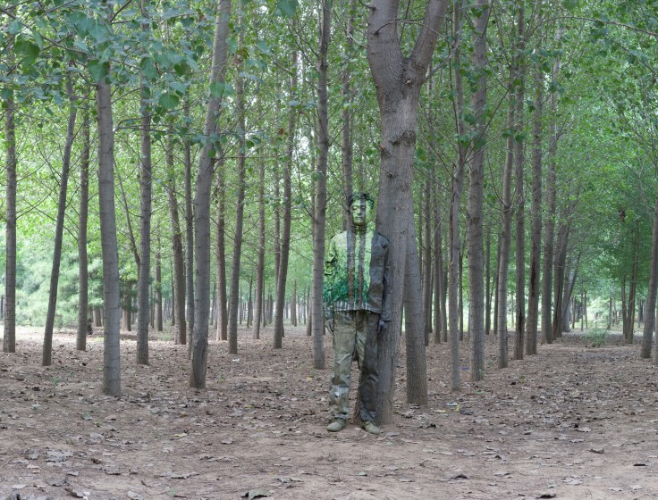 liu-bolin_zona-verde_stampa-fotografica-ultra-giclee-su-alluminio-2010